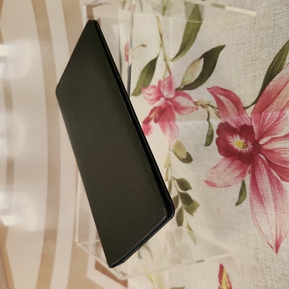 Louis Vuitton Long Wallet Taiga ALMOST PERFECT. - Picture 13 of 16